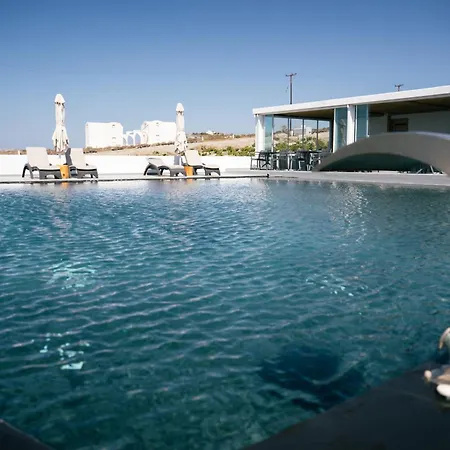 Serenita Luxury فندق Akrotírion